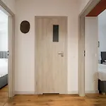 Bemowo 2-bedroom By Bookinghost * Varšava