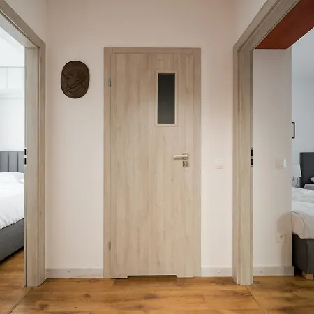 Bemowo 2-bedroom By Bookinghost * Varšava